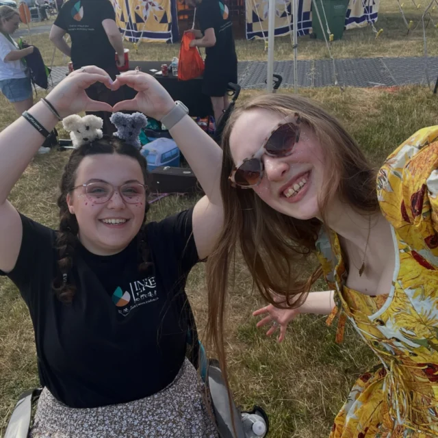 How’s it already been almost a month since Parallel Windsor!? Such a fun weekend with the loveliest people ✨ Still not over seeing Sakara play live!VD: Various similar selfies of our small group in the field at Parallel Windsor. Some of us are wearing black Inkfire t-shirts, whilst others are friends of Inkfire. At the end, is a photo of Imali’s orange phone with a Sakara sticker stuck to it, and Sakara on stage in the background.