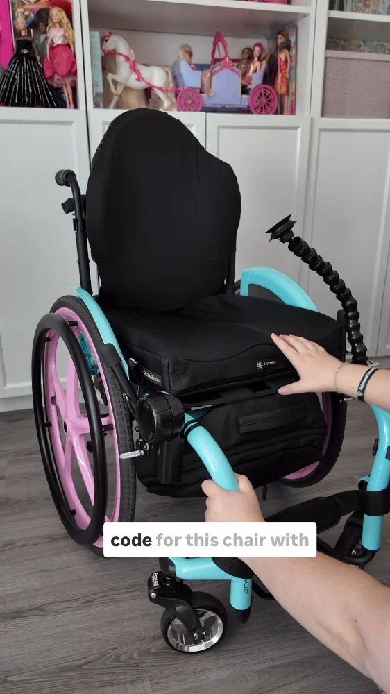 AD: Tour my wheelchair set-up for travellingSome of the things I mentioned:
Celtic Mobility - Discount code: 'MaliAndMe' - @celtictherapyandrehab
Active Hands - Flexi phone holder - Discount code: 'MaliFPH' - @theactivehandsco
Adaptdefy wheelchair bag - @adaptdefyVD: A video of my wheelchair, which is blue with pink wheels and the various gizmos attached to make my life easier.AD - some gifted products, not all.  No obligation to post.